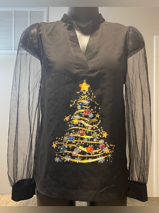 chic Tops - chic Black Sheer-Sleeve Top with Holiday Tree Graphic, Size Small